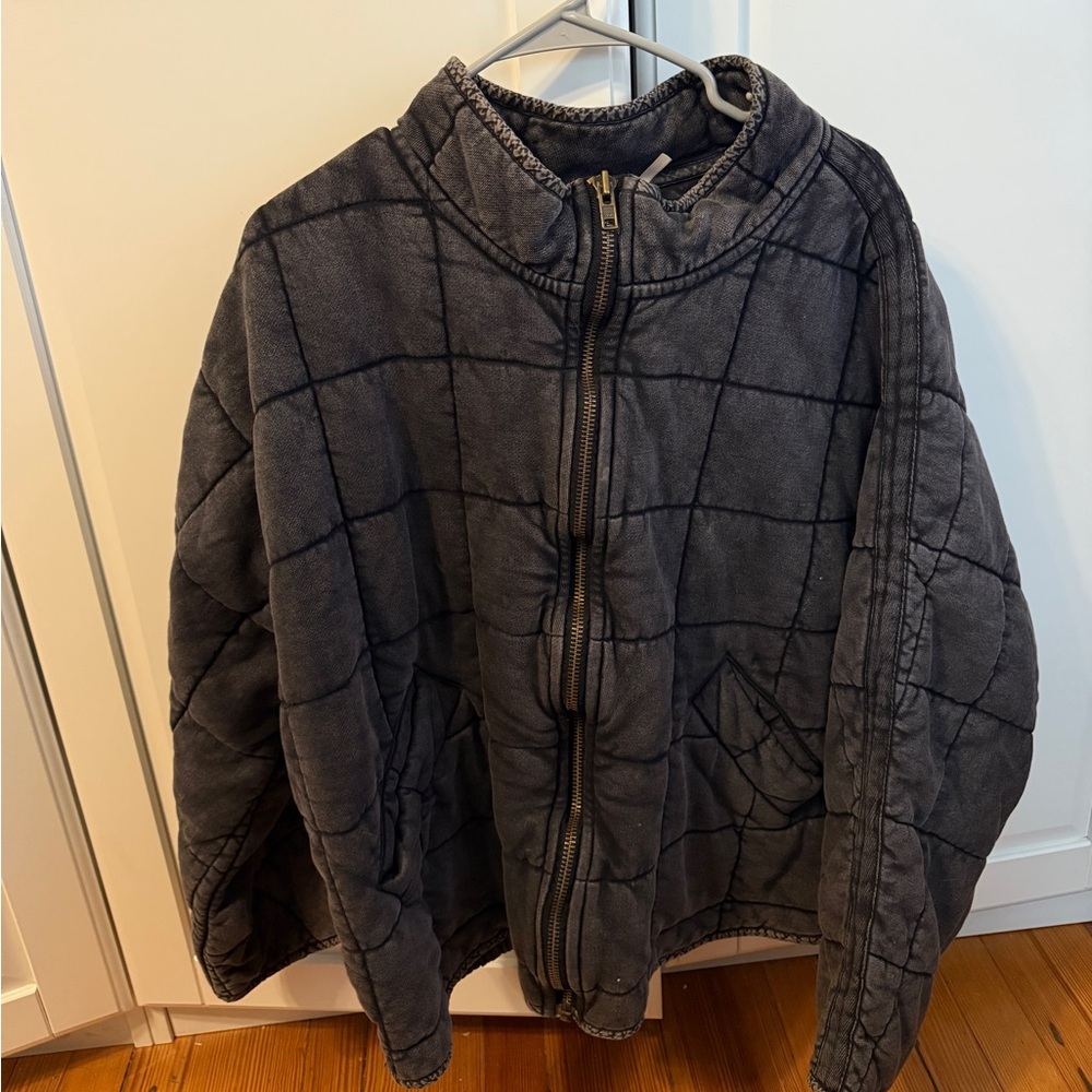 Quilted Jacket in Gray/black